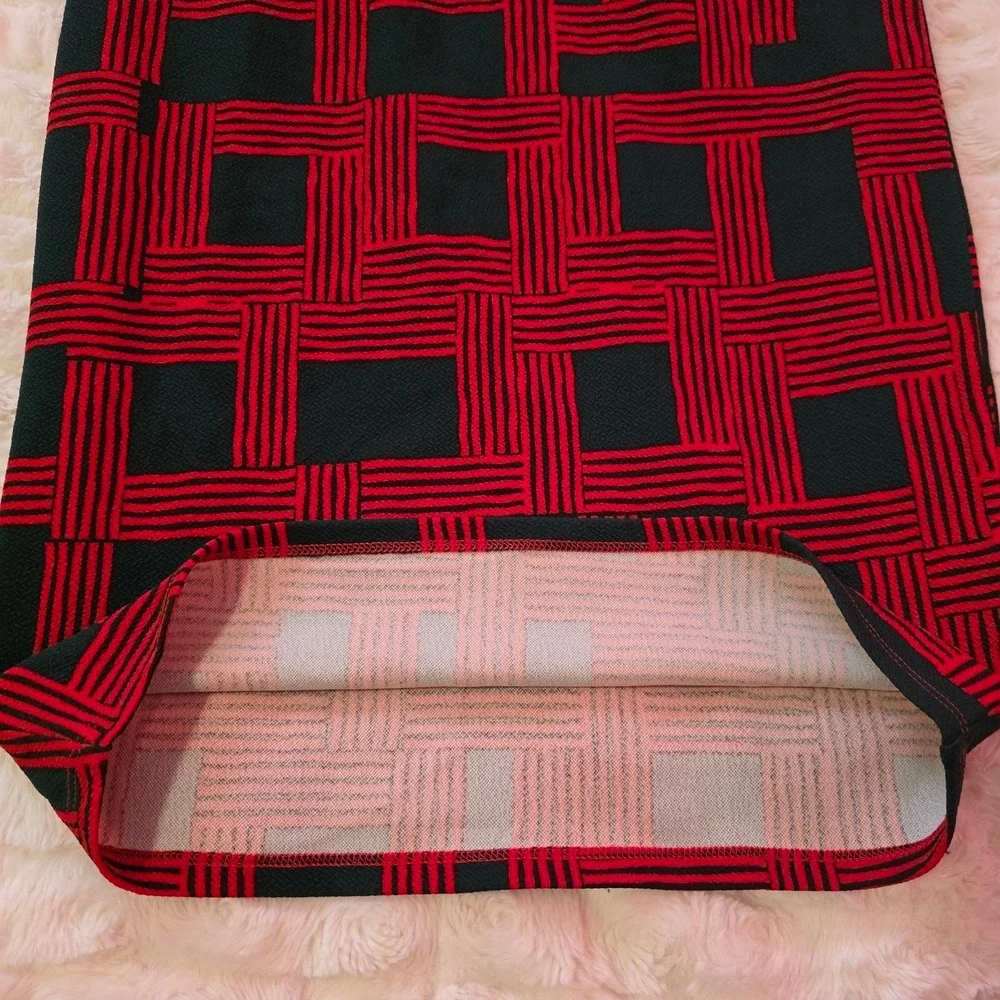 LuLaRoe Cassie‎ Pencil Skirt S Red Black Geometric Basketweave Knit High Waist